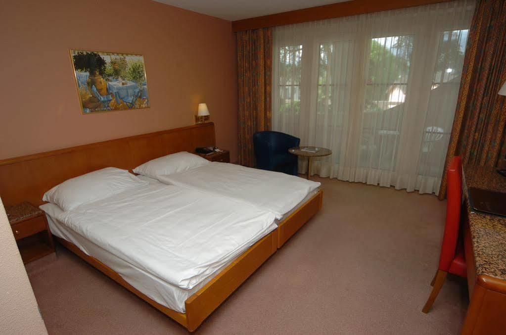 Hotel Le Cedre Bex Exteriör bild